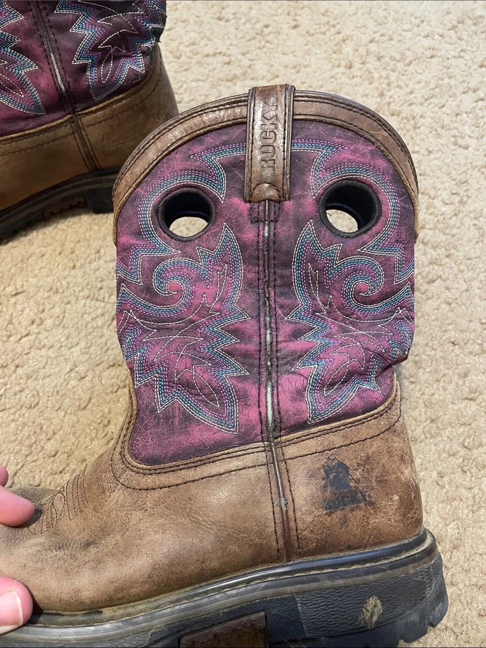 Girl’s cowgirl boots